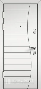 Входная дверь светлая в частный дом №17 внутренняя - фото